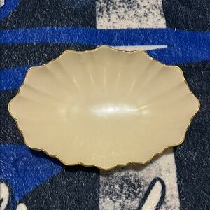 Elegant Cream Scalloped Dish with Gold Trim